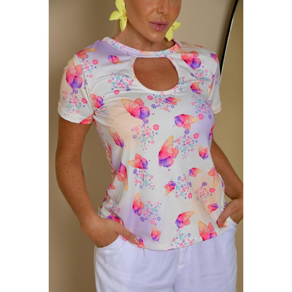 Blusa Feminina com Decote Vazado e Detalhe no Pescoço Estampa Digital Delicada e Estilosa
