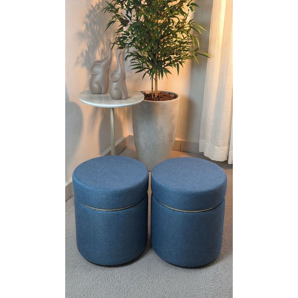 Puff Banqueta Detalhe em Cinta Dourada Tecido Extra Macio para Sala Quarto Closet Recepçao Moderno e Sofisticado