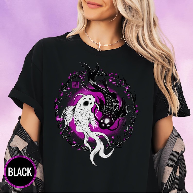 Camiseta Anime Yin Yang Koi Fish Aesthetic Japanese Art with Cherry Blossoms