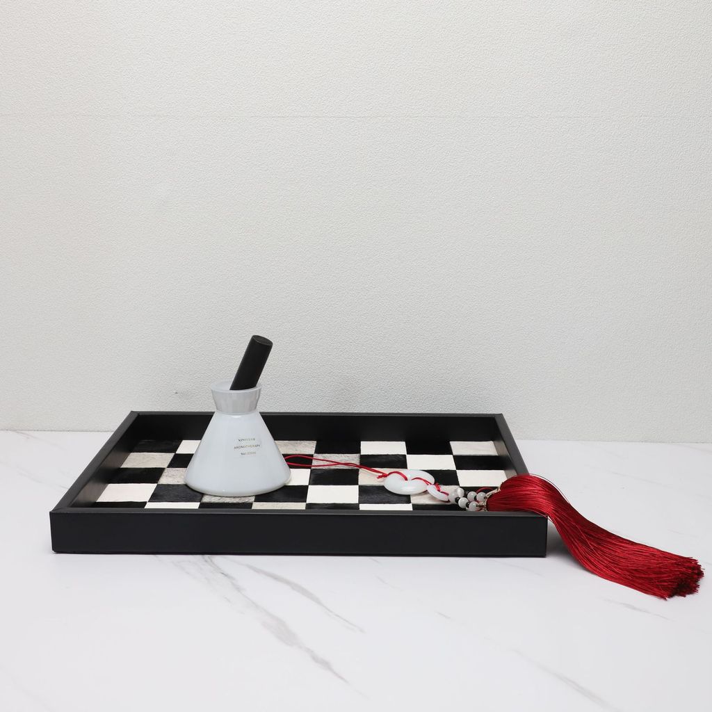 Q2ZO Modern minimalist creative black and white checkered horsehair storage tray ornament for living room home model roo