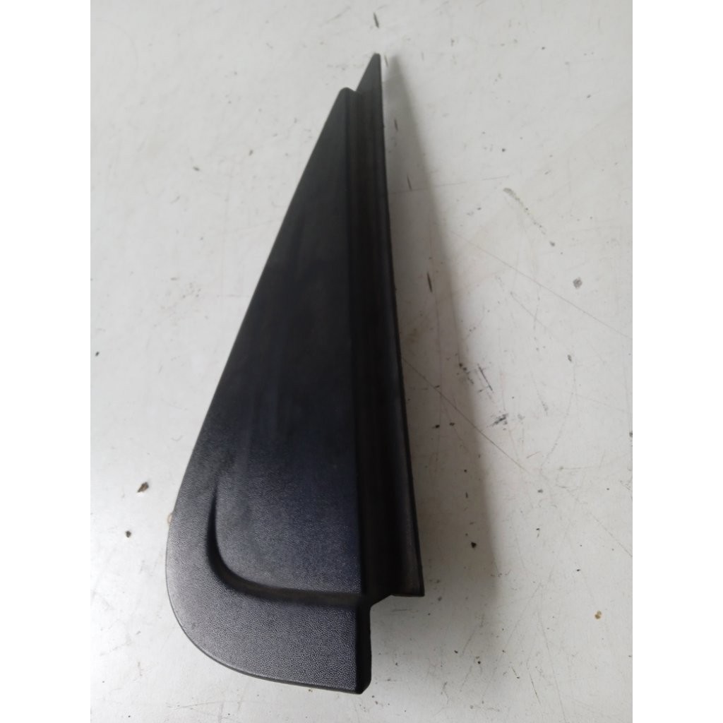 Moldura Vidro Da Porta Traseira Direita Duster 2012 a 2015