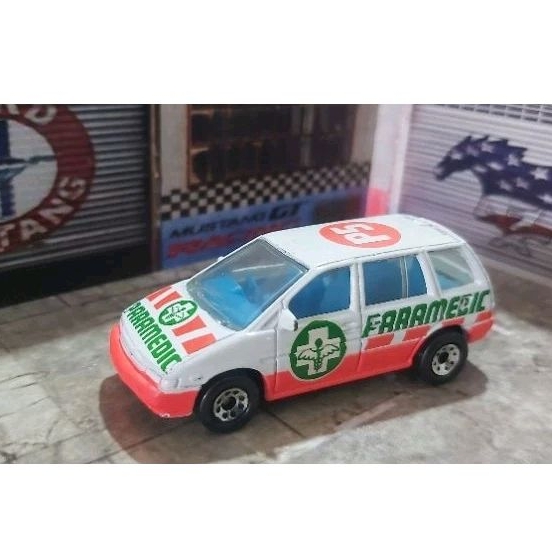 MATCHBOX NISSAN VAN AMBULANCE LOOSE SEM EMBALAGEM ESCALA 1.64 TAMANHO 7CM EM ESTADO DE NOVO COLEÇÃO ANTIGA