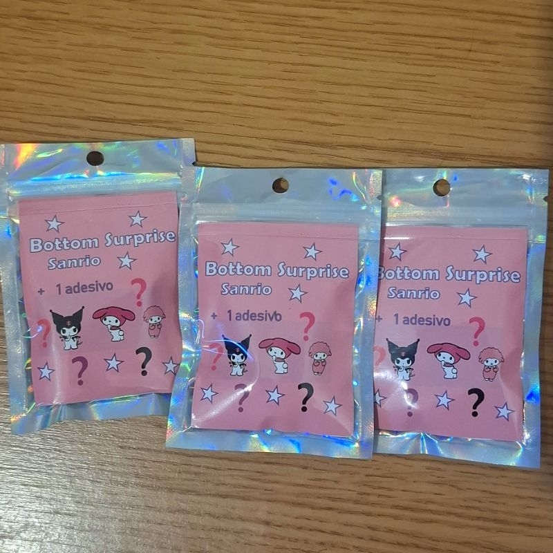 blind box bottom surprise Sanrio Kuromi My Melody My Sweet Piano vem com um adesivo surpresa!