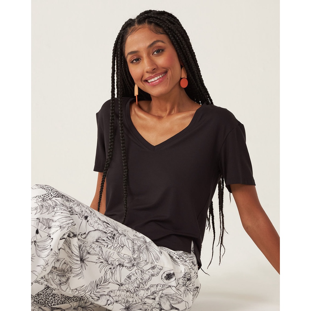 Blusa Básica Feminina Decote V Em Malha Modal Anti Odor