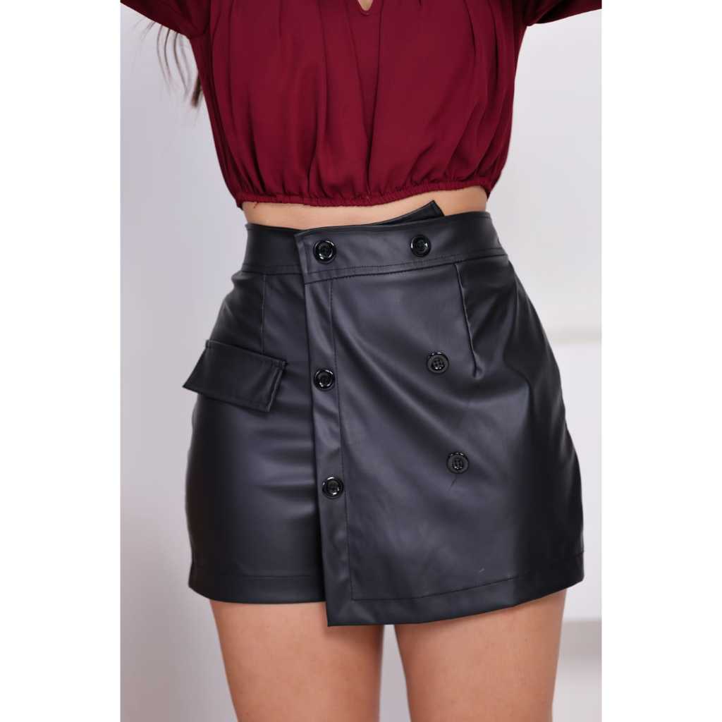 short saia feminino de couro fake de botão na frente