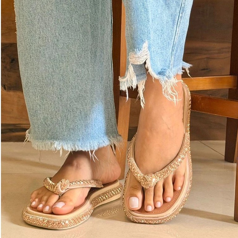 Sandália  rasteira Feminina dia dia chic Rasteira Bico Quadrado com Strass Casual luxo Confortável Moda lançamento2026