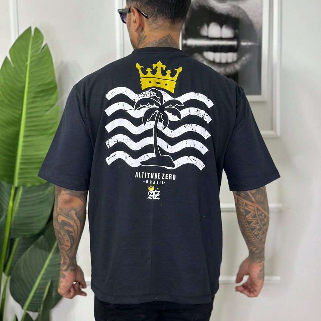 Camiseta Masculina Oversized em Malhão Premium com Estampa Frontal Minimalista e Arte nas Costas