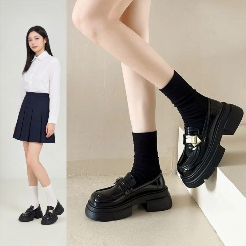 Sapato Loafer Plataforma Feminina Plus Size 41 42 Sintético Verniz, Detalhe Dourado, Salto Bloco Bico Preppy, Preto