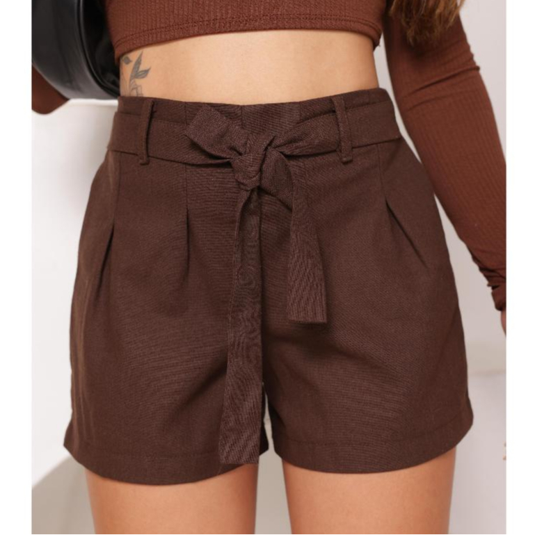 Short feminino linho cintura alta com cinto/laço frontal tendencia inverno 2025 promoção