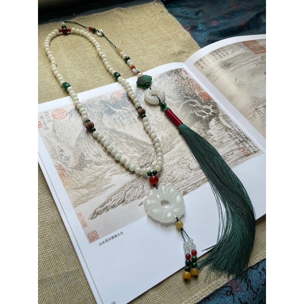 Estilo antigo Ming feito Hanfu Yingluo colar atrás do pingente volta nuvem borla Jade marca cavalo saia acessórios longo