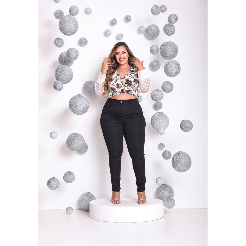 Calça Jeans Preta Plus size Skinny Feminina Cós Alto Levanta Bumbum Com Lycra