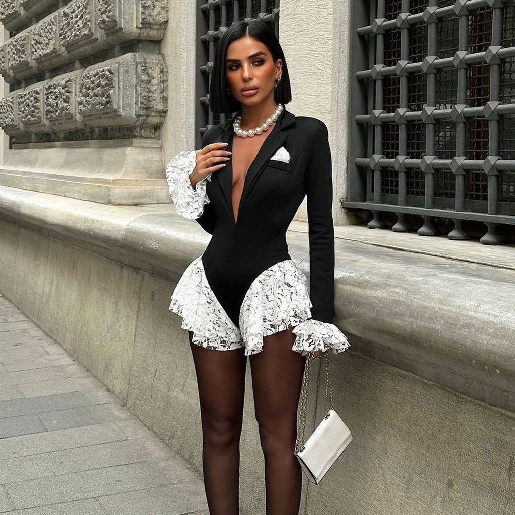CUTENEW Estilo Profundo Decote Em V Renda Costura Manga Queimada Macacão Feminino High-End Repair 9.5