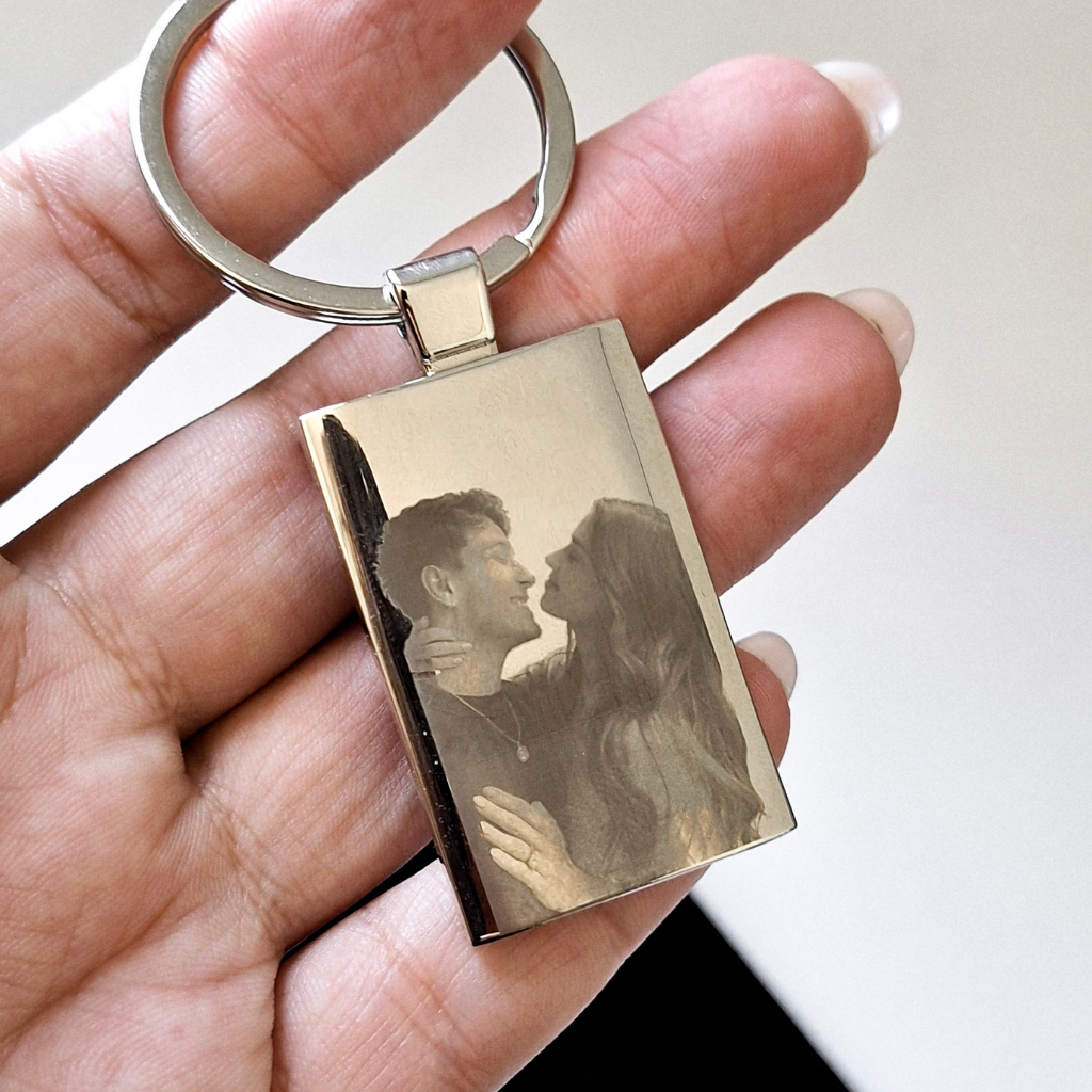 Chaveiro Retangular Personalizado com Foto e Frase – Aço Inox Gravado a Laser Presente Criativo
