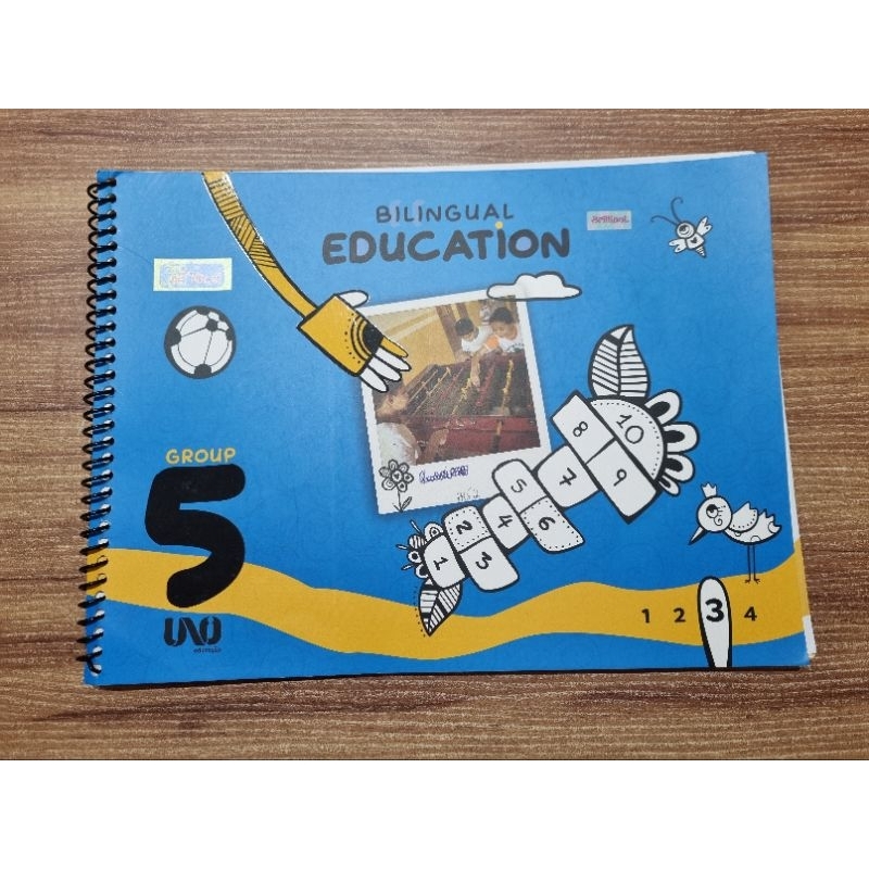 livro de inglês bilingual education com exercícios feitos