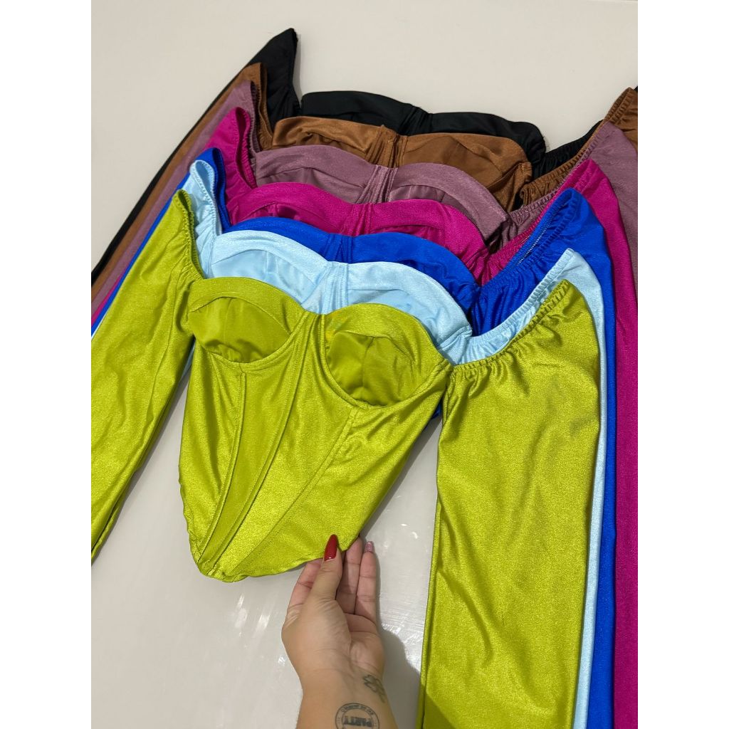 Corselet Manga Longa em Poliamida Acetinada com Barbatanas e Aro de Sustentação blusa feminina