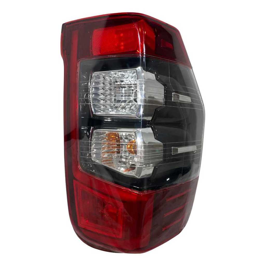 Lanterna Esquerda Triton L200 Sport 2021 2025 Novo Paralelo