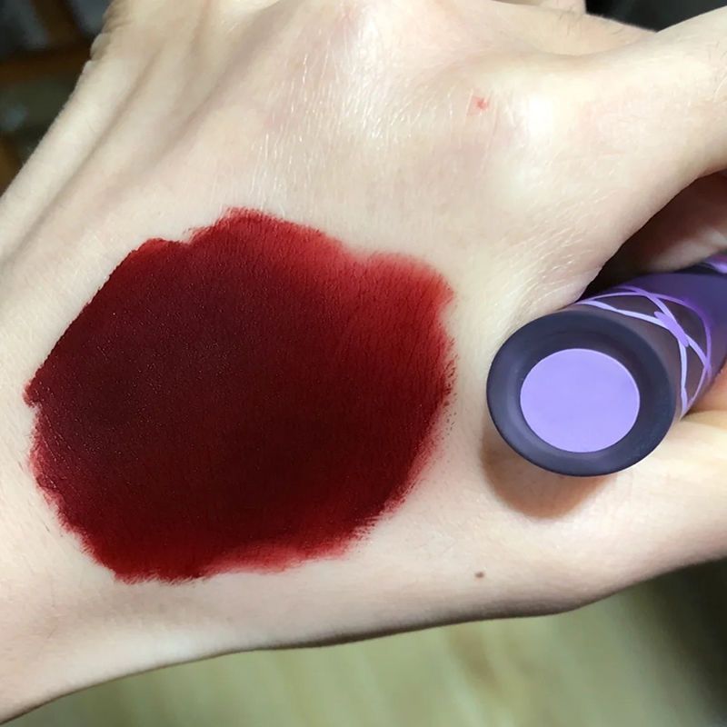 ❤❤ Série Escura!Lama labial preta cos creme labial veludo brilho névoa copo antiaderente não-desbotamento estudante fest