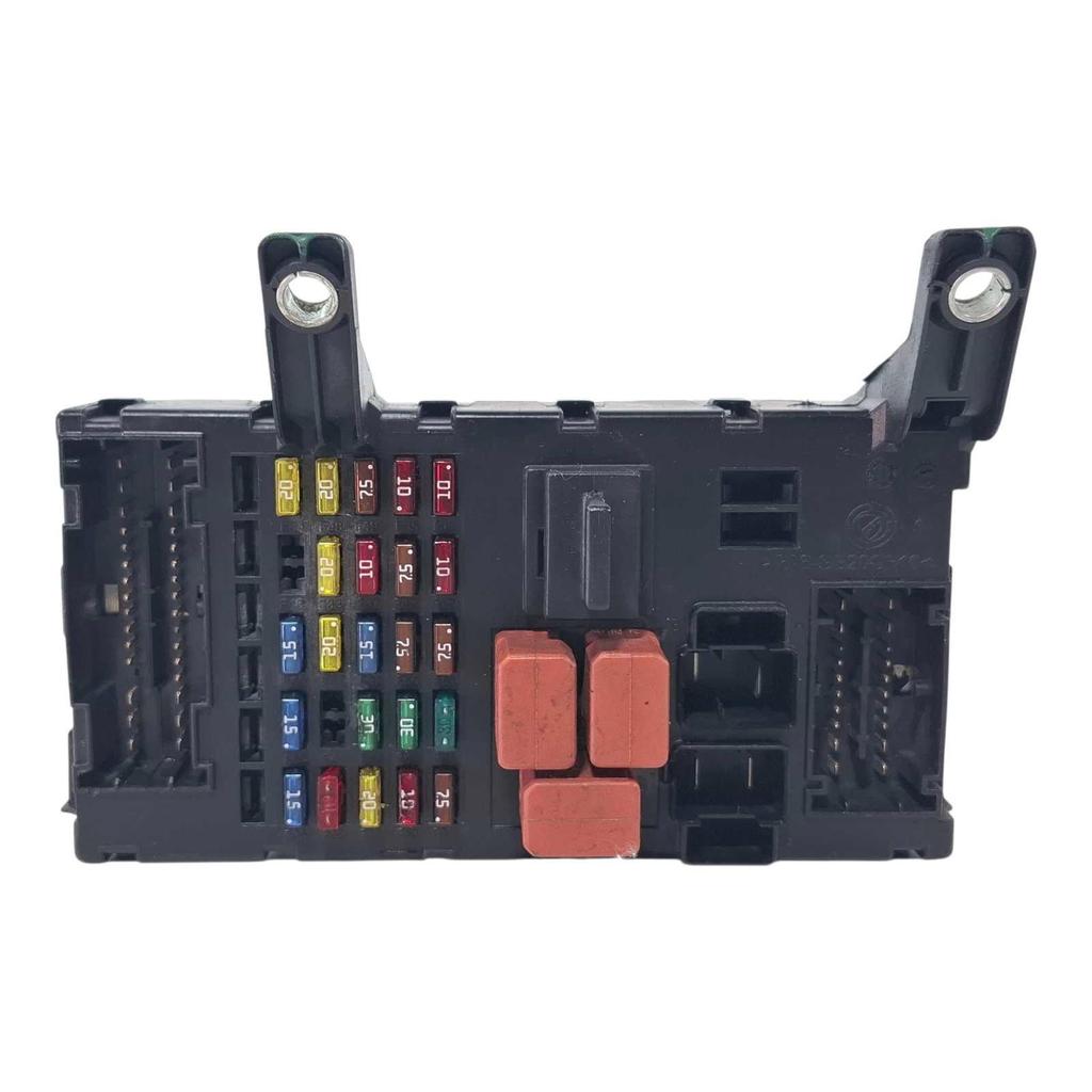 Caixa De Fusíveis Fiat Siena Strada Palio 2013/2017 46846466