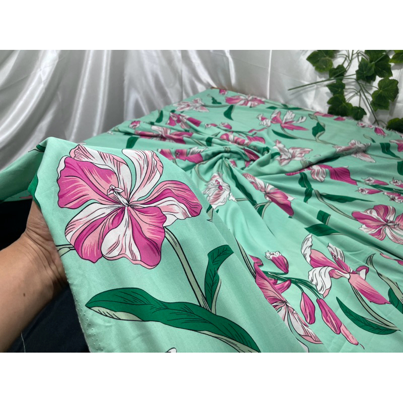 Viscose gold em estampa digital tropical floral verde menta 3X1.50/3METROS LINEARES