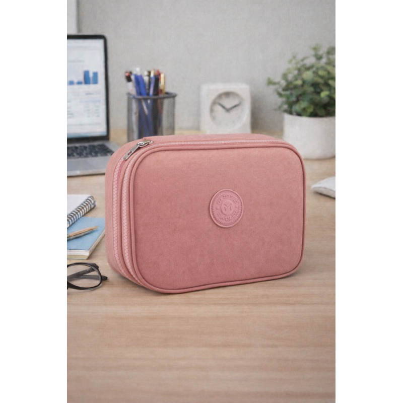 Estojo ou necessarie tipo BOX de nylon, 2 compartimentos com elásticos organizadores para lápis, canetas, etc.