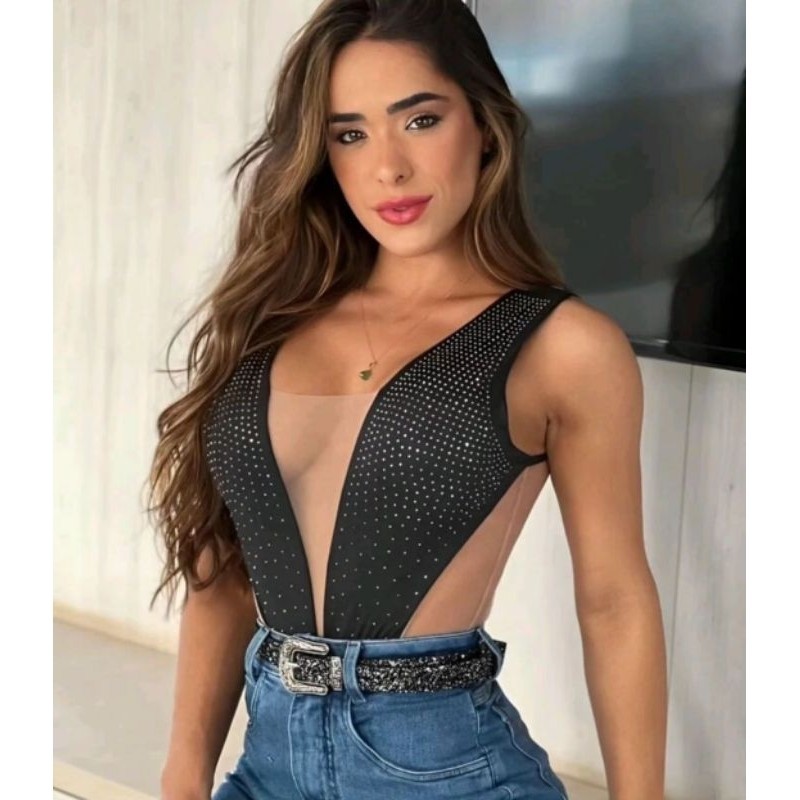 Body Feminino Cavado Aberto Na Lateral Pedraria