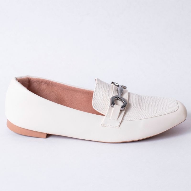 Sapato Mocassim Feminino Confort Bico Quadrado Alongado Off-White
