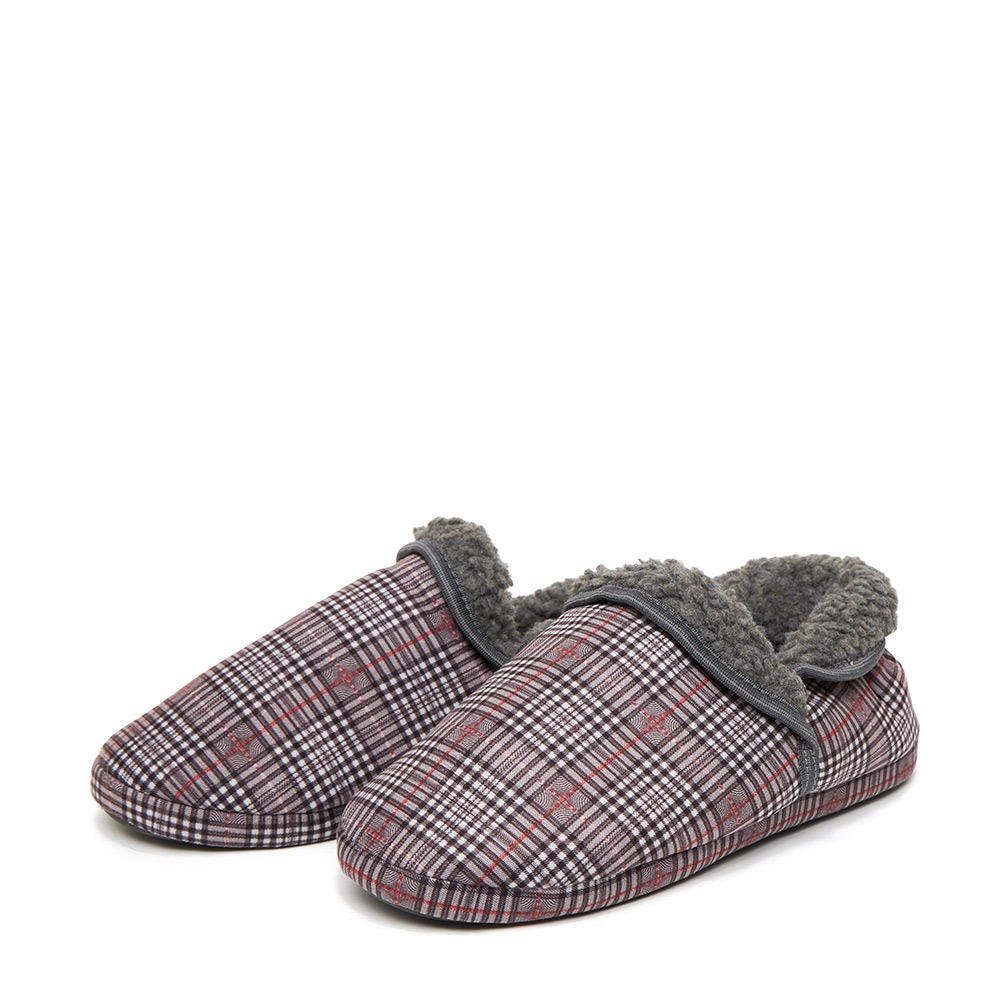 Pantufa Fechada Peluciada Quentinha Leve Confortável Prática Macia Masculina Xadrez Cinza Gasf