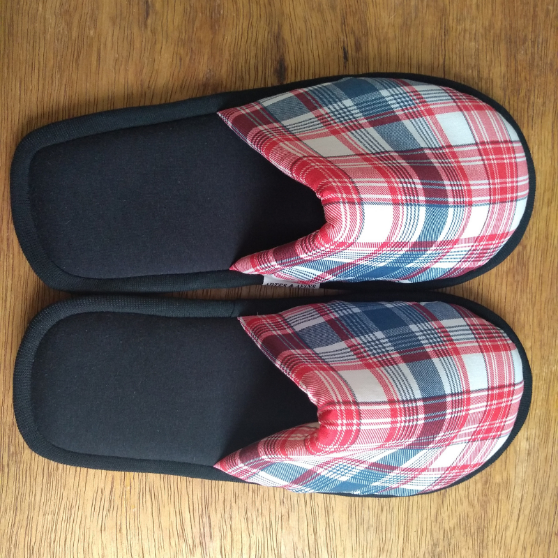 Chinelo de Pano Xadrez Preto e Vermelho - Confortável Solado  Antiderrapante