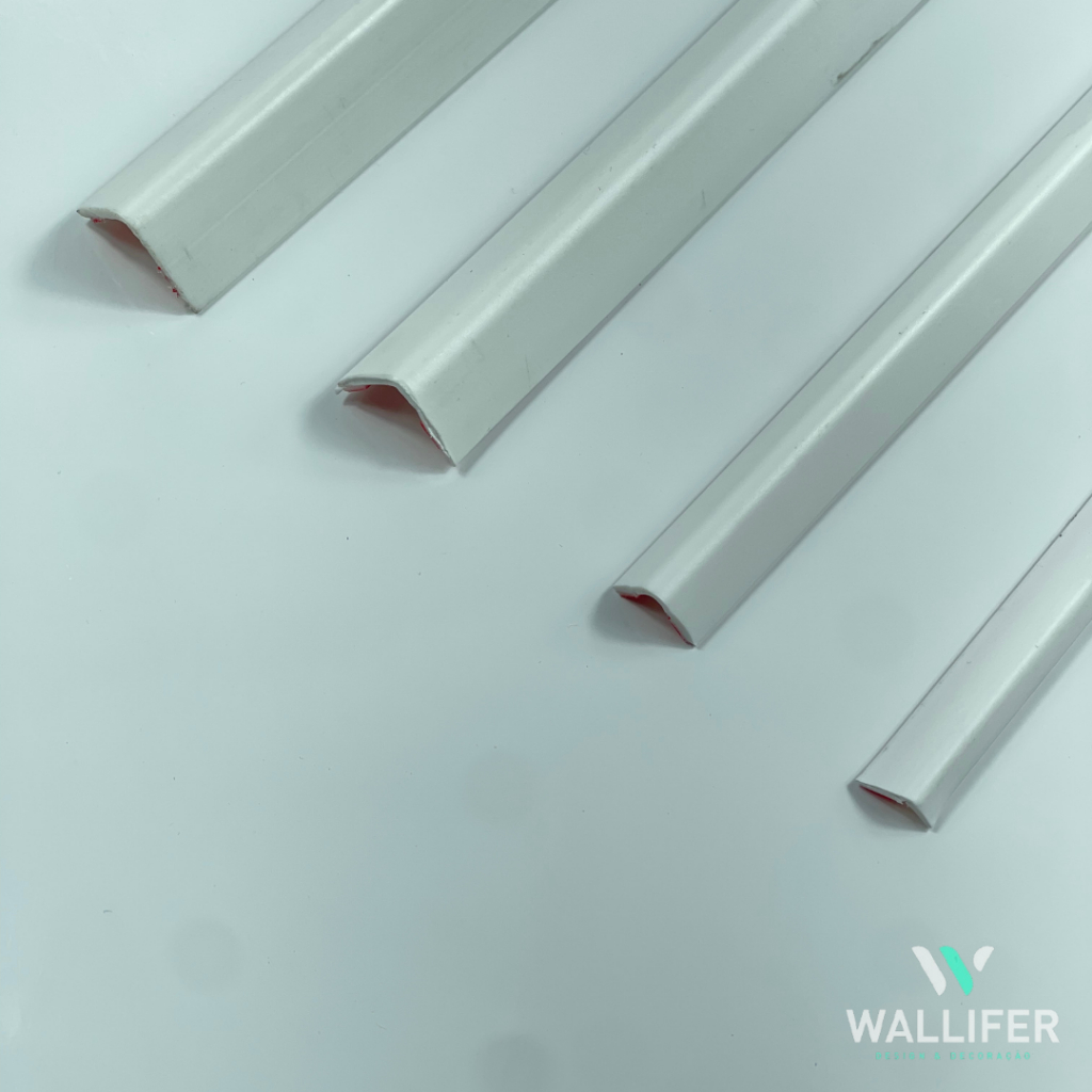 Perfil cantoneira de pvc para quinas de parede 15mmx15mm barra de 3mts com autocolante