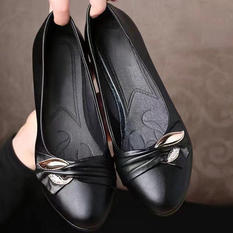 Mãe sapatos de couro macio sola macia sapatos confortáveis sapatos femininos idosos de meia-idade sapatos impermeáveis