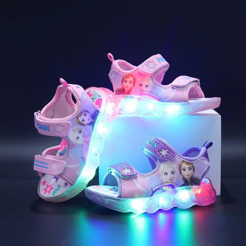 Sandálias Infantis 2023 Summer New Style Meninas Cartoon Sandals Sandálias LED brilhantes