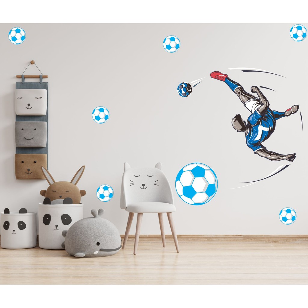 Adesivo de Parede Jogador de Futebol dando Bicicleta e Bola Papel de Parede Esportes