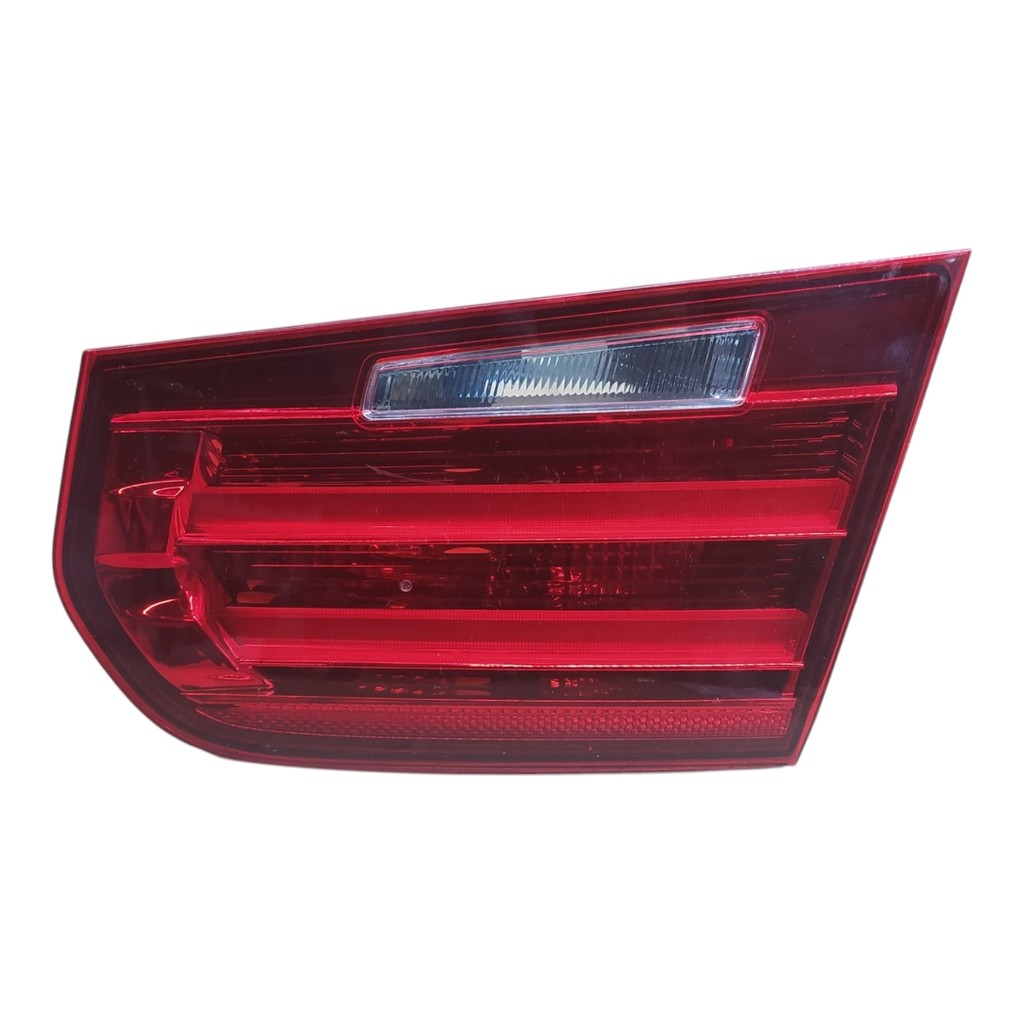 Lanterna Tampa Traseira Esquerda BMW 320i F30 2012 A 2016