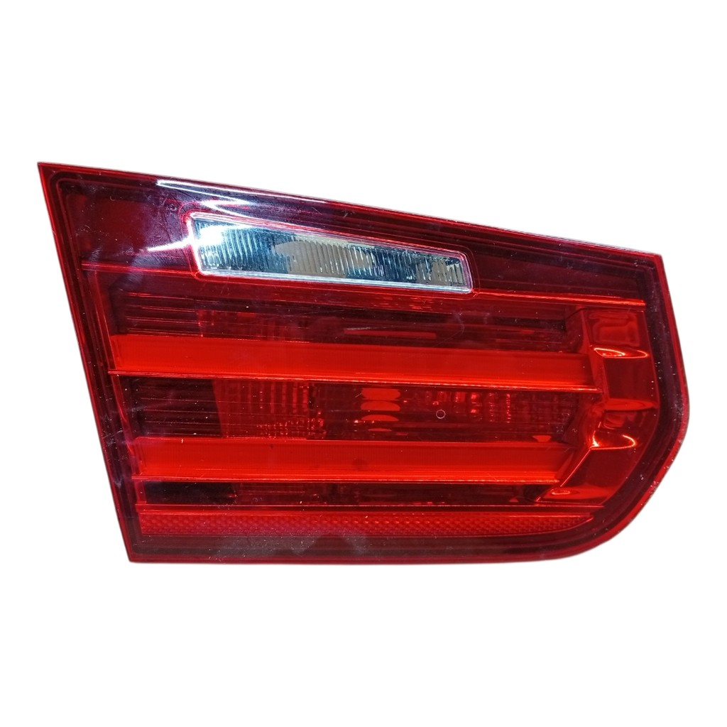 Lanterna Tampa Traseira Esquerda BMW 320i F30 2012 A 2016