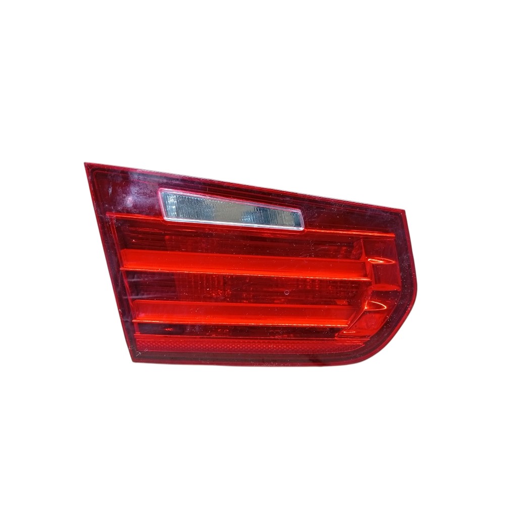 Lanterna Tampa Traseira Esquerda BMW 320i F30 2012 A 2016
