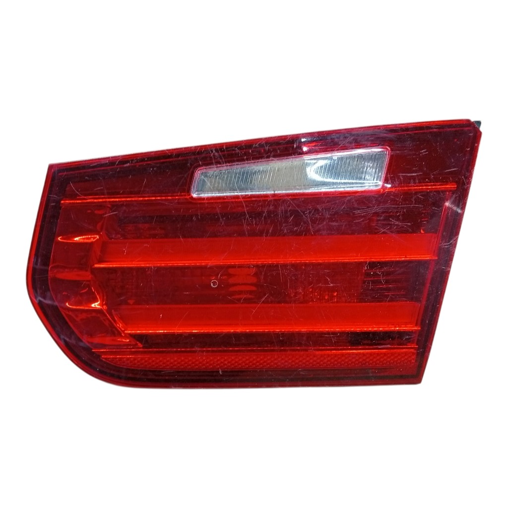 Lanterna Tampa Traseira Esquerda BMW 320i F30 2012 A 2016