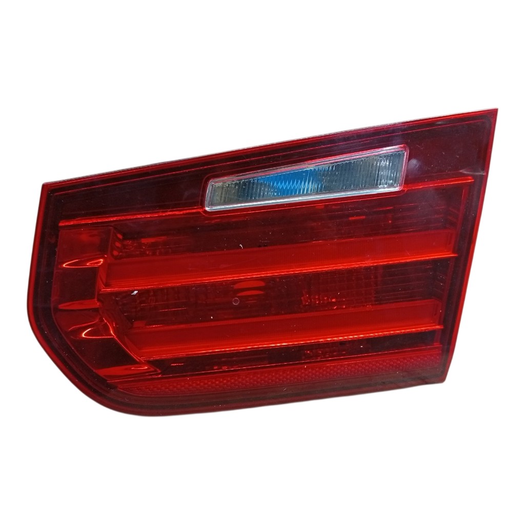 Lanterna Tampa Traseira Esquerda BMW 320i F30 2012 A 2016