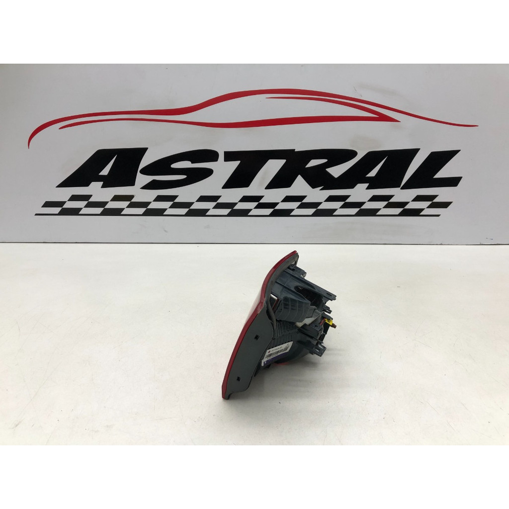 Lanterna Direita Tampa Bmw Serie 3 F30 2013 2014 15 Original Direito