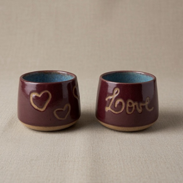 Pronta Entrega - Par de Xícaras Cerâmicas Love & Hearts - 130ml | Feito à mão