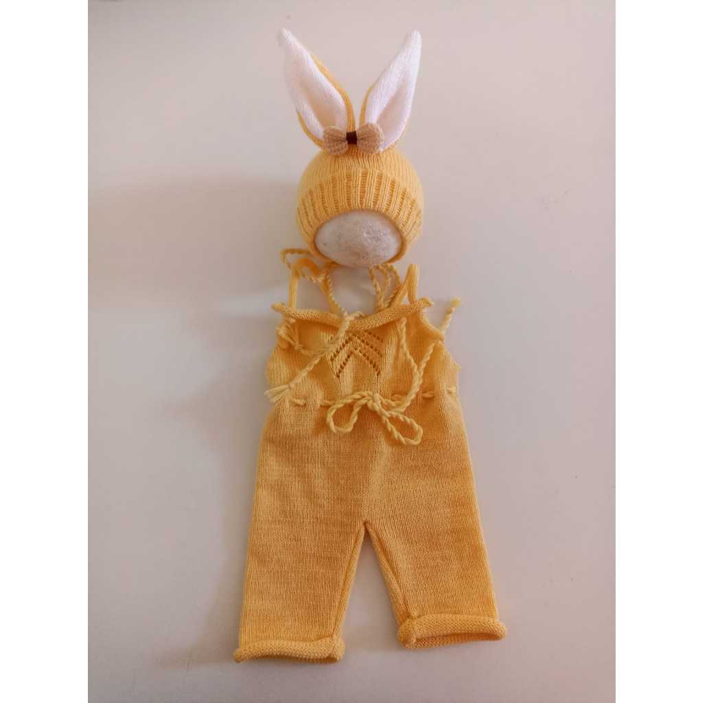Conjunto Pascoa de orelha em pé com lacinho removivel. Jardineira Bunny - fica maravilhoso para fotografia