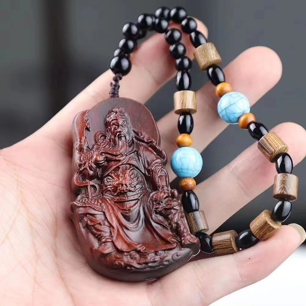 Pequena folha vermelha sândalo Guan Gong lidar com peça masculina escultura em madeira maciça artesanato pingente de car