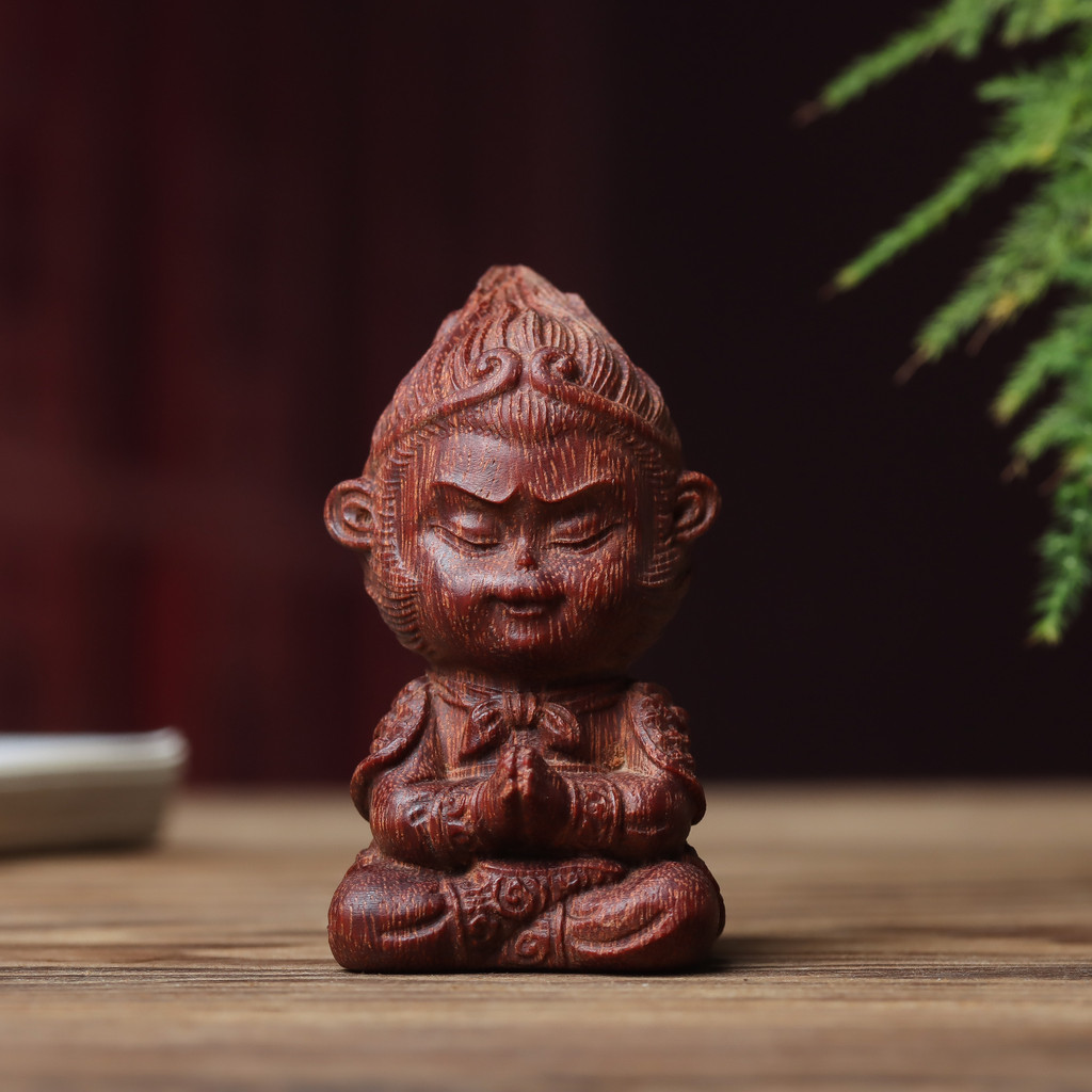 Pequena folha vermelha sândalo escultura batalha sagrada bergamota lidar com peça macaco rei macaco rei casa decorações