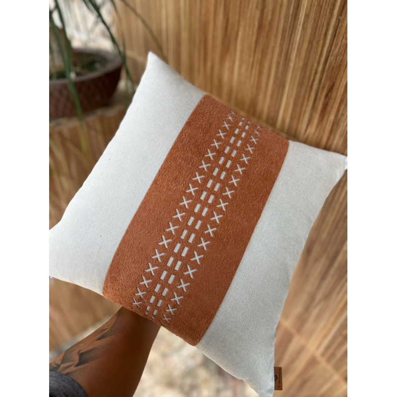 Capa de Almofada Personalizada Estilo Modern - Tecido Linho Com detalhe em Booclê