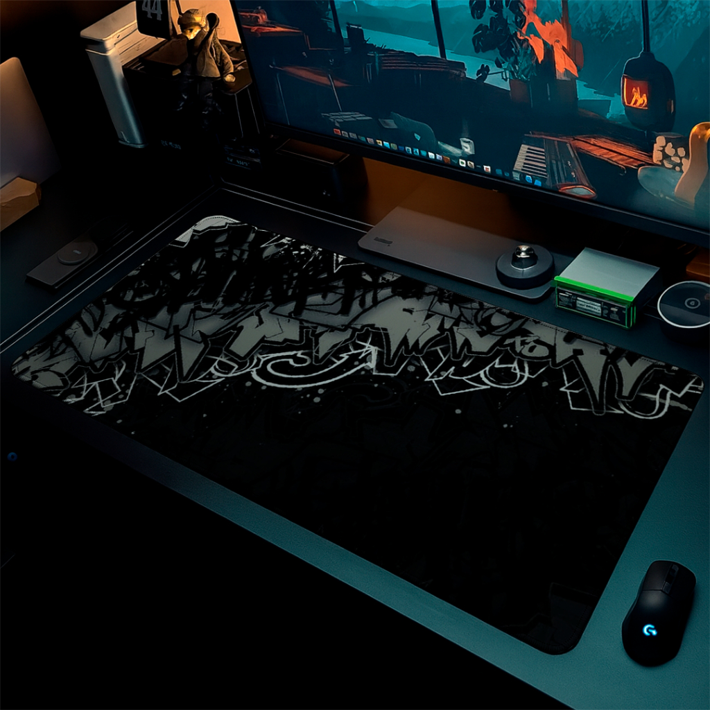 Mouse Pad Speed Gamer Com Base Antiderrapante E Bordas Reforçadas Liso Sem Relevos Com Estampa Estilosa E 100% Exclusiva