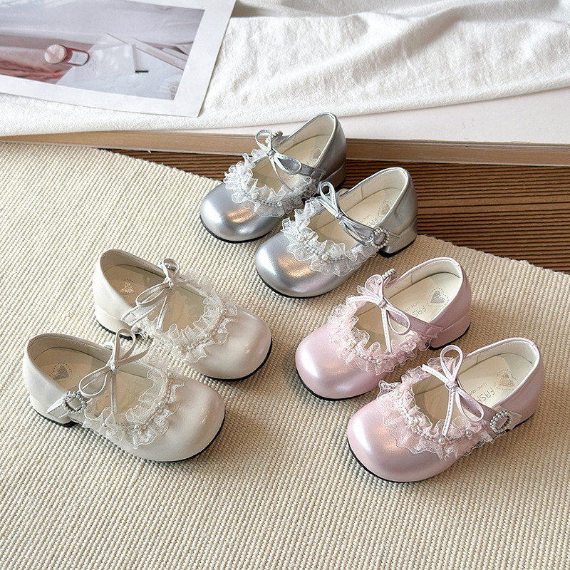Venda Quente Crianças Meninas Sapatos De Princesa Couro Metálico Rendas Plissado Guarnição Arco Gancho Loop Cinta Salto