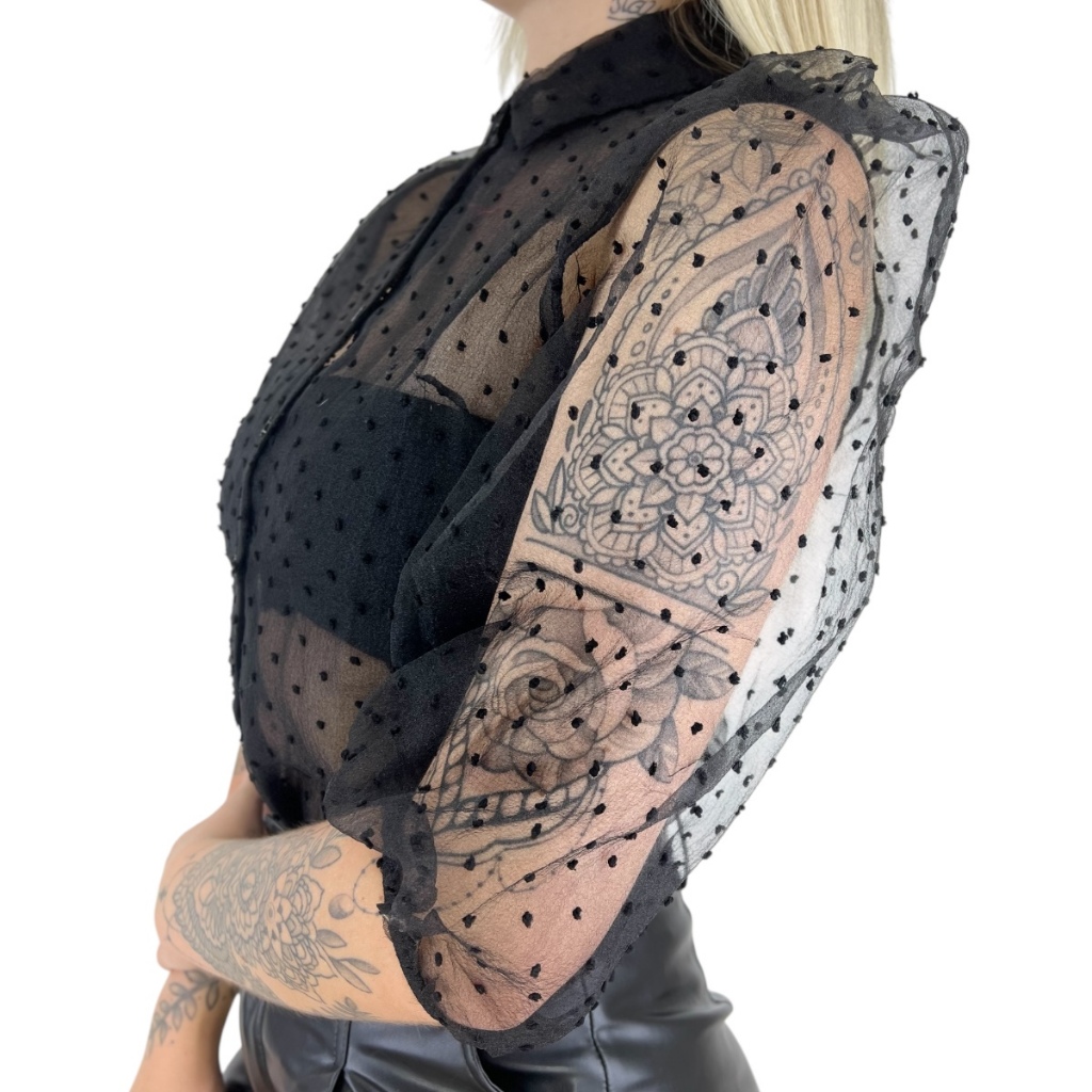 Blusa Feminina de Tule Manga Bufante Princesa 3/4 em Renda Poá Retro com Bolinhas Transparente