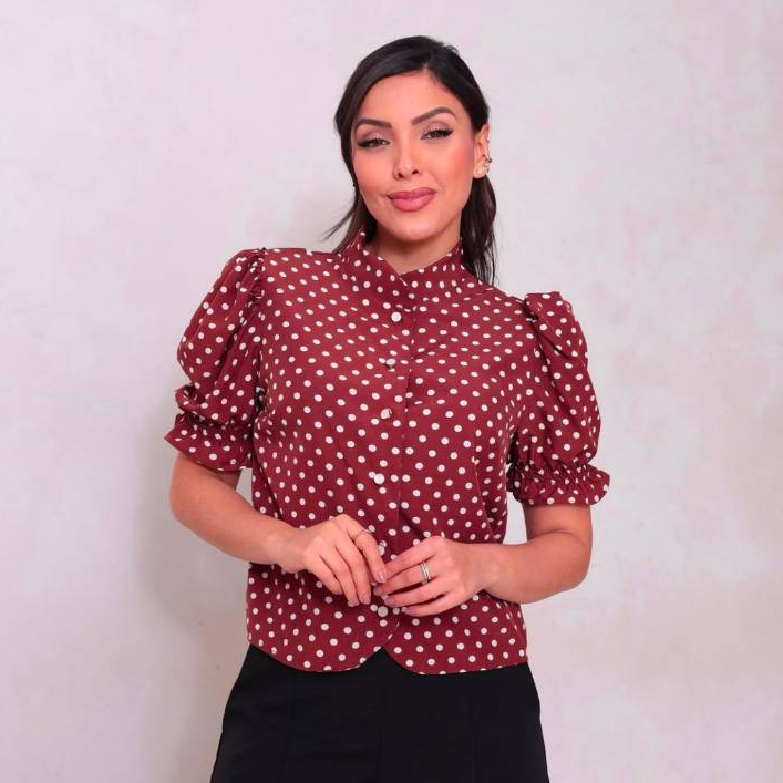 Blusa feminina de bolinha manga curta bufante com botão moda elegante verão