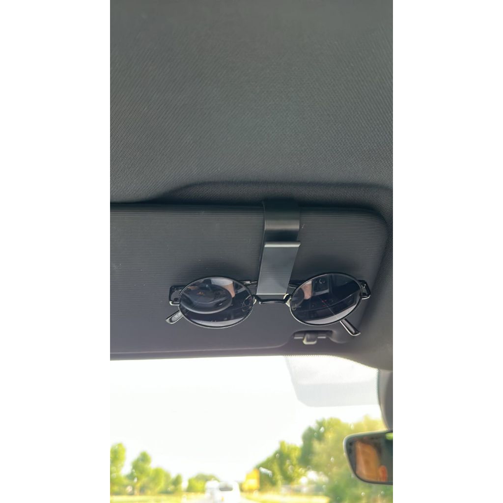 Acessório Indispensável: Suportes Minimalistas para Óculos no Seu Carro