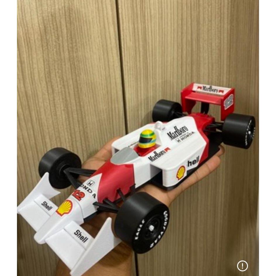 Miniatura mini  McLaren MP4/4 F1 1988 – Ayrton Senna aprox: 26cm