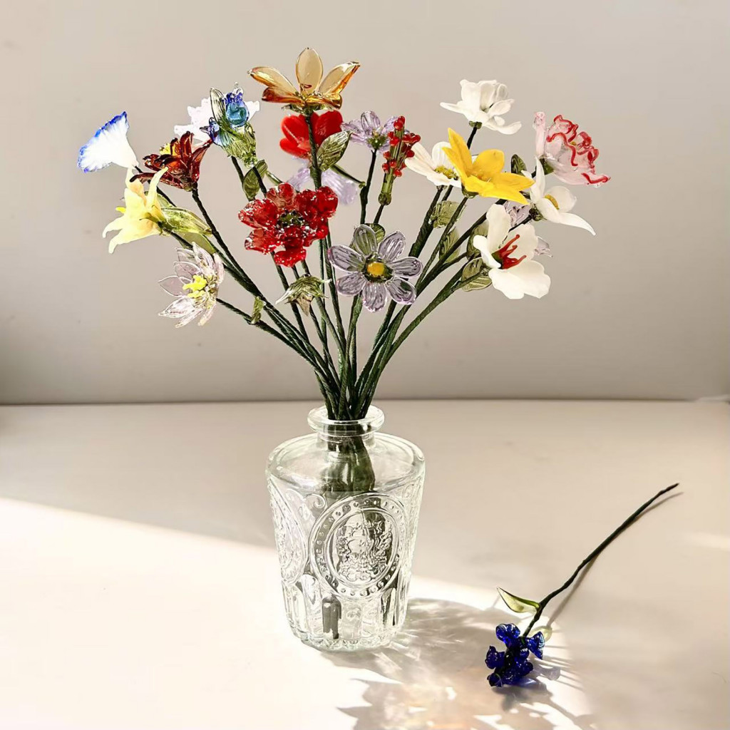 Glass Flower Figurine Ornament Handcrafted Hand-blown with Wire Stem – Colorful Mini Floral Decoration for Home Room O